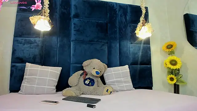 Laura Miller1 online show from 03-15-26, 04:13