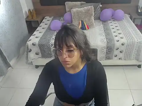 miss charlott 18 online show from 04-13-26, 11:59