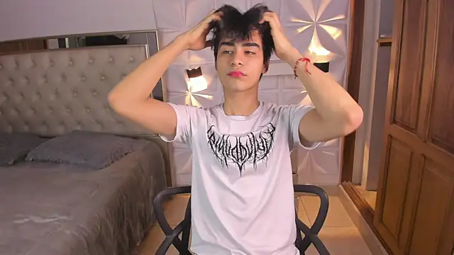 IamJuanJoc online show from 04-07-26, 03:29