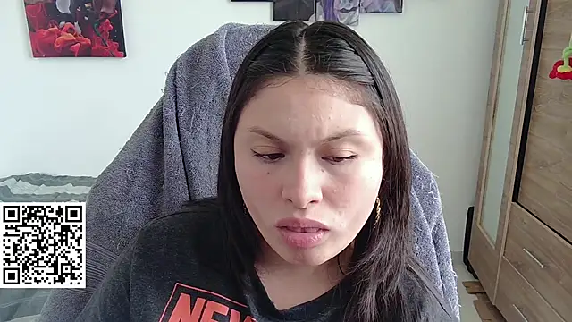 Snapshot of yessica_gomez01 chatting on 04-17-26, 06:55 yessica gomez01 online show from 04-17-26, 06:55