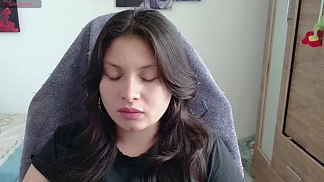 Snapshot of yessica_gomez01 chatting on 05-22-26, 09:09 yessica gomez01 online show from 05-22-26, 09:09
