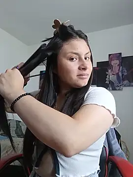 Snapshot of yessica_gomez01 chatting on 05-27-26, 05:10 yessica gomez01 online show from 05-27-26, 05:10