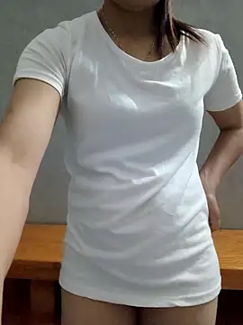 Snapshot of Vanvan68xx chatting on 03-26-26, 03:17 Vanvan68xx online show from 03-26-26, 03:17