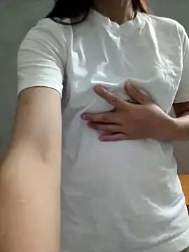 Snapshot of Vanvan68xx chatting on 03-28-26, 02:27 Vanvan68xx online show from 03-28-26, 02:27