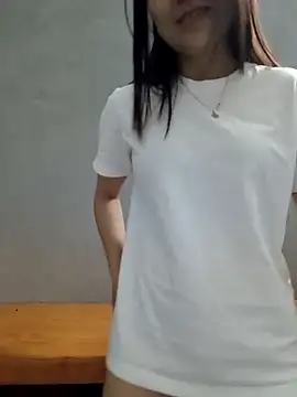 Snapshot of Vanvan68xx chatting on 04-06-26, 10:54 Vanvan68xx online show from 04-06-26, 10:54