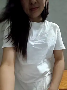 Snapshot of Vanvan68xx chatting on 04-12-26, 03:28 Vanvan68xx online show from 04-12-26, 03:28