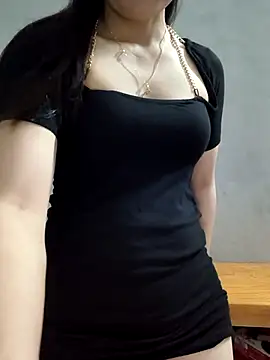 Snapshot of Vanvan68xx chatting on 04-14-26, 02:23 Vanvan68xx online show from 04-14-26, 02:23