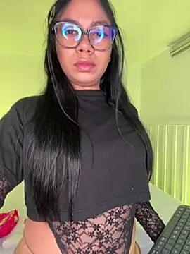 Snapshot of Little_Lexyy chatting on 06-12-26, 04:55 Little Lexyy online show from 06-12-26, 04:55