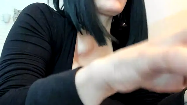 Snapshot of ChristieCru chatting on 02-12-26, 01:50 ChristieCru online show from 02-12-26, 01:50