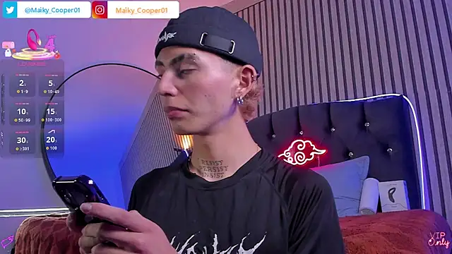 Snapshot of Maiky_Cooper01 chatting on 07-18-26, 05:28 Maiky Cooper01 online show from 07-18-26, 05:28