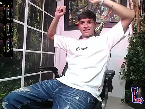 Snapshot of zayn886110 chatting on 01-17-26, 07:28 zayn886110 online show from 01-17-26, 07:28