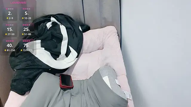 Mia-zhan online show from 02-26-26, 12:09