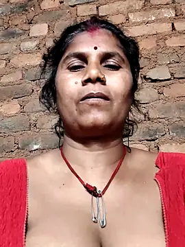 Hot di97 online show from 03-08-26, 02:54