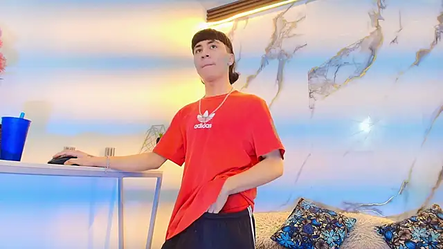 Snapshot of XanderGrey8 chatting on 02-28-26, 07:15 XanderGrey8 online show from 02-28-26, 07:15