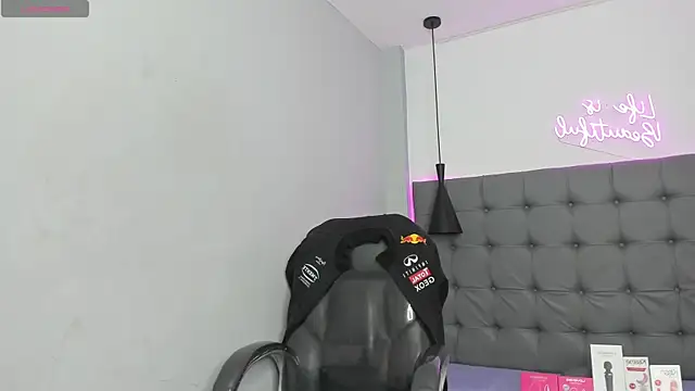 scarletcherry18 online show from 07-11-26, 04:26