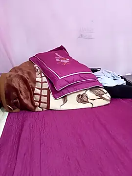 Snapshot of Phoebe-e chatting on 04-06-26, 11:05 Phoebe-e online show from 04-06-26, 11:05