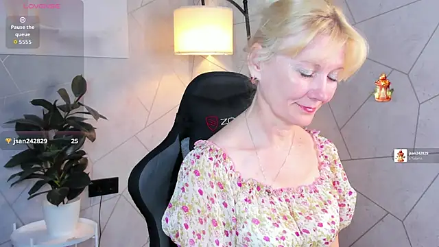 Julie Lucas online show from 06-02-26, 12:23