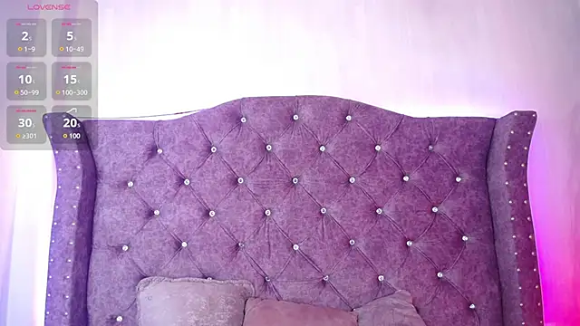 Violet Collins1 online show from 04-18-26, 09:13