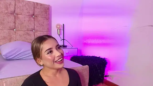 Lucy Carson  online show from 02-12-26, 04:07