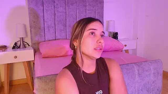 Lucy Carson  online show from 04-06-26, 03:15