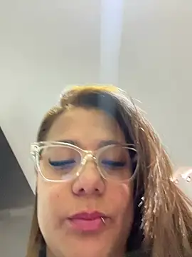 Pretty  Milf online show from 06-21-26, 04:53