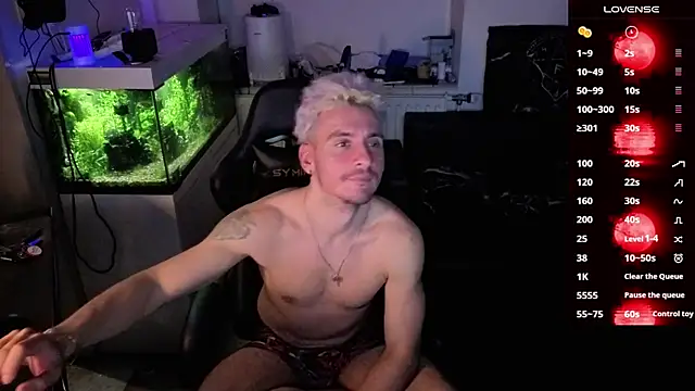 Rayzel White online show from 04-11-26, 09:41