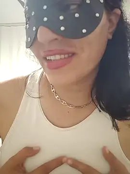 Snapshot of Karanfilim chatting on 07-17-26, 12:17 Karanfilim online show from 07-17-26, 12:17