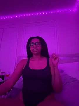 Snapshot of cartierprincess chatting on 02-05-26, 06:40 cartierprincess online show from 02-05-26, 06:40