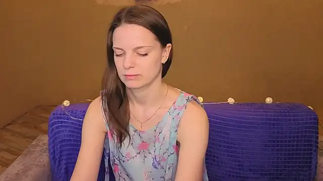 RoseWaulhgberg online show from 04-09-26, 01:38