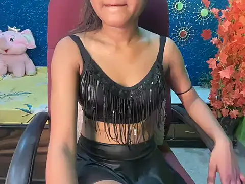 Snapshot of Brown-beauty chatting on 07-06-26, 05:15 Brown-beauty online show from 07-06-26, 05:15