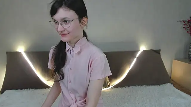 ThoraMarola online show from 03-19-26, 05:22