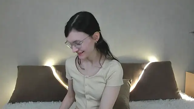 ThoraMarola online show from 03-24-26, 05:01