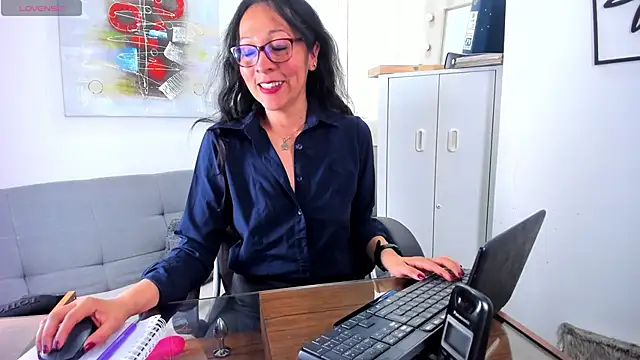 loretta fraser online show from 05-28-26, 01:08
