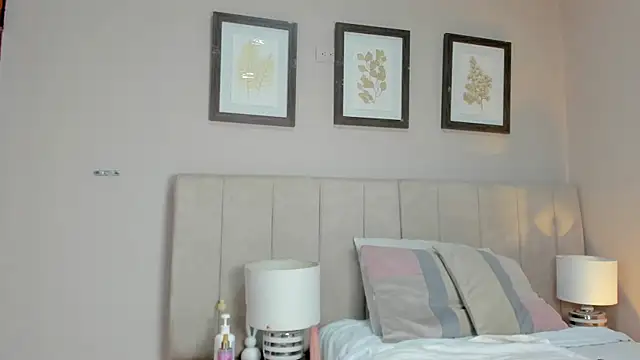 Snapshot of isabela__x chatting on 07-18-26, 11:58 isabela x online show from 07-18-26, 11:58