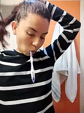 Snapshot of niiix_01 chatting on 03-20-26, 11:20 niiix 01 online show from 03-20-26, 11:20