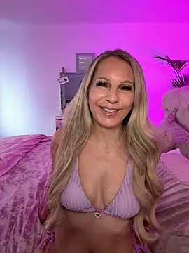 Snapshot of JulieSol chatting on 05-12-26, 06:32 JulieSol online show from 05-12-26, 06:32