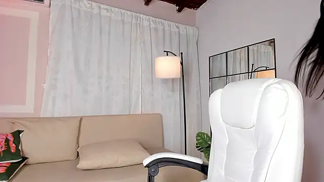 Snapshot of liaamoon_ chatting on 05-29-26, 12:25 liaamoon online show from 05-29-26, 12:25