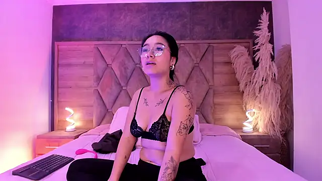 AnaiaClarck online show from 06-01-26, 03:19