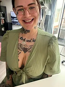Snapshot of NyxTattoo chatting on 05-20-26, 09:48 NyxTattoo online show from 05-20-26, 09:48
