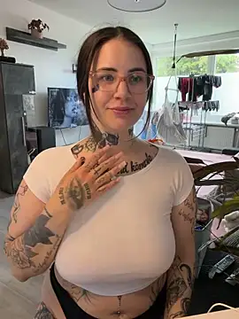 Snapshot of NyxTattoo chatting on 05-22-26, 08:53 NyxTattoo online show from 05-22-26, 08:53