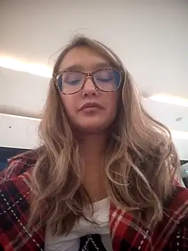Karla-giraldo 1 online show from 03-25-26, 04:57