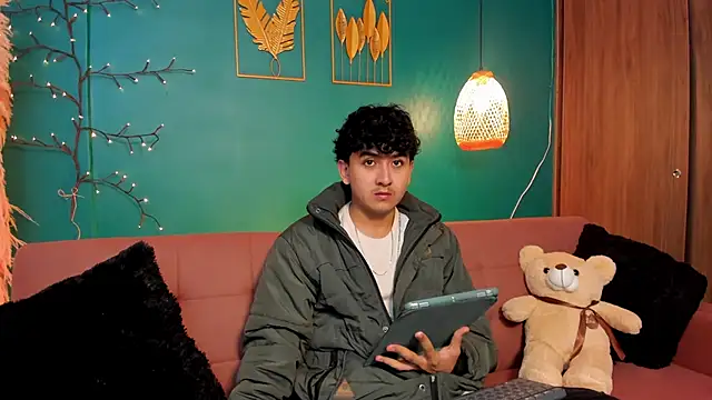 Snapshot of Christopher_Monroe_ chatting on 01-19-26, 02:10 Christopher Monroe online show from 01-19-26, 02:10