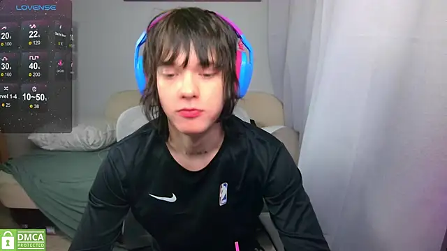 LeonBoykisser online show from 05-15-26, 06:15