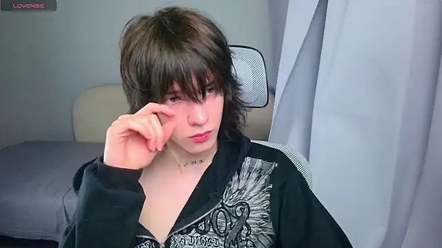 Snapshot of LeonBoykisser chatting on 07-04-26, 05:08 LeonBoykisser online show from 07-04-26, 05:08