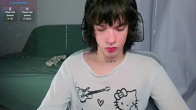 Snapshot of LeonBoykisser chatting on 07-07-26, 12:20 LeonBoykisser online show from 07-07-26, 12:20