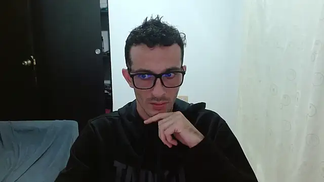 maskguy23 online show from 06-16-26, 03:42