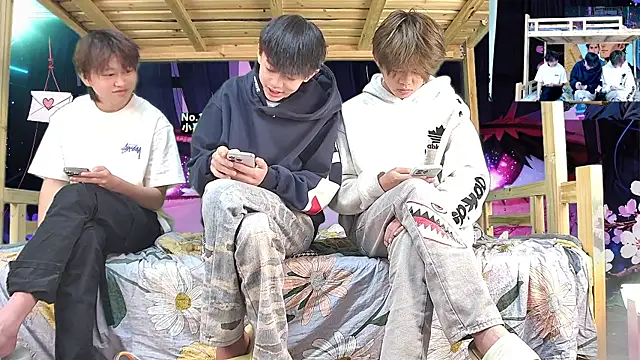 xiaohuangren01 online show from 03-03-26, 03:34