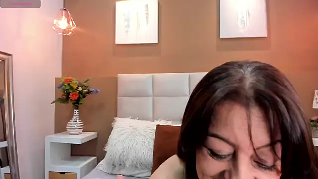roxanamilf  online show from 06-30-26, 01:12