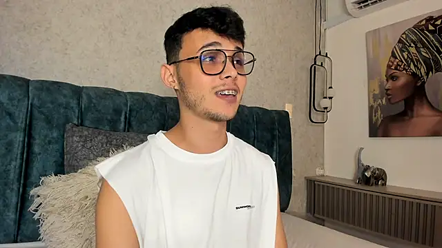 Snapshot of Alhan_Twink chatting on 06-09-26, 05:19 Alhan Twink online show from 06-09-26, 05:19