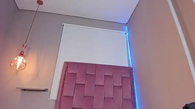 Scarlet Vixen  online show from 04-01-26, 12:50